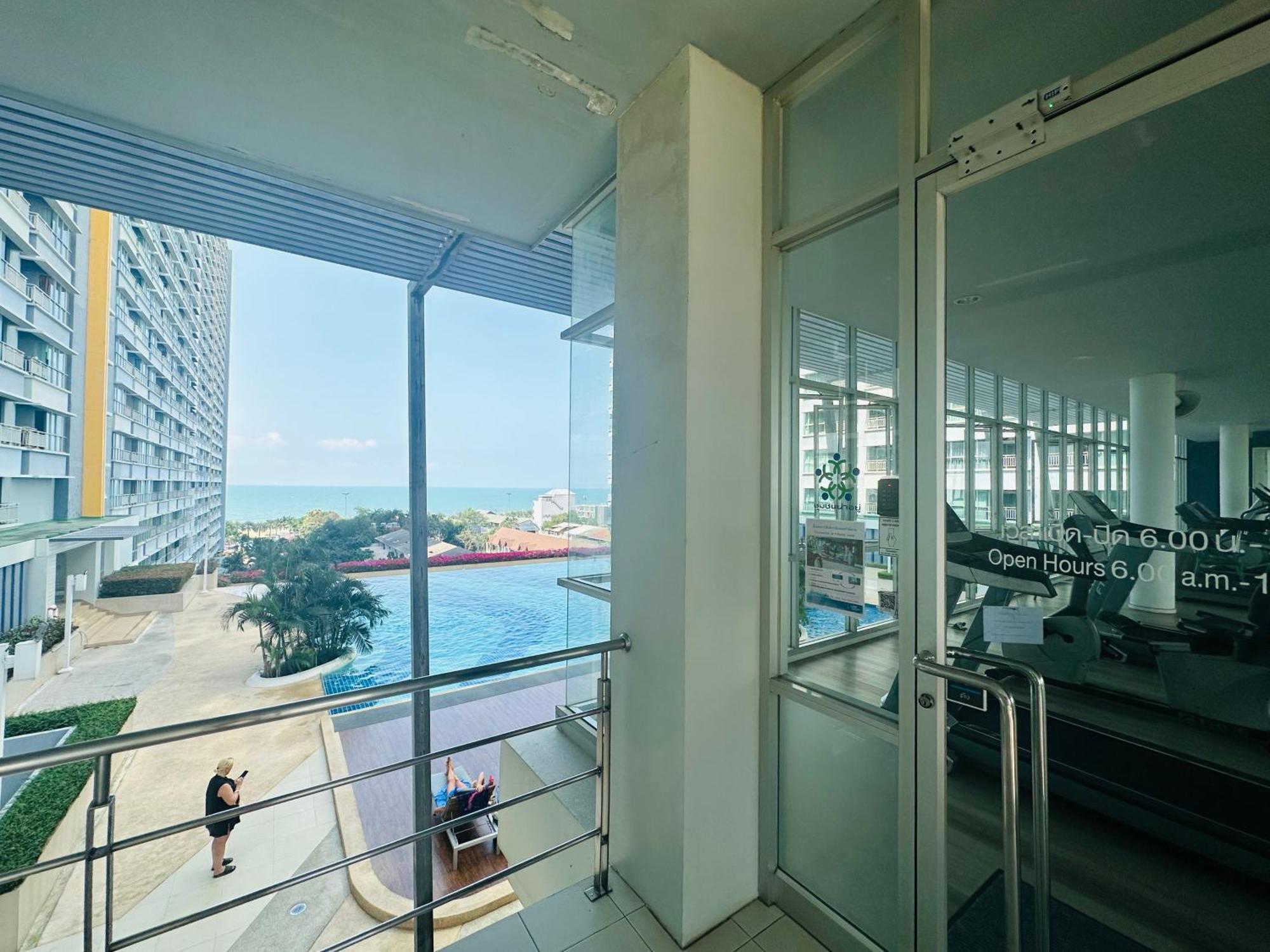 Seaview Beach Room Lumpini-Pool And Gym Face To Ocean Pantai Jomtien Luaran gambar