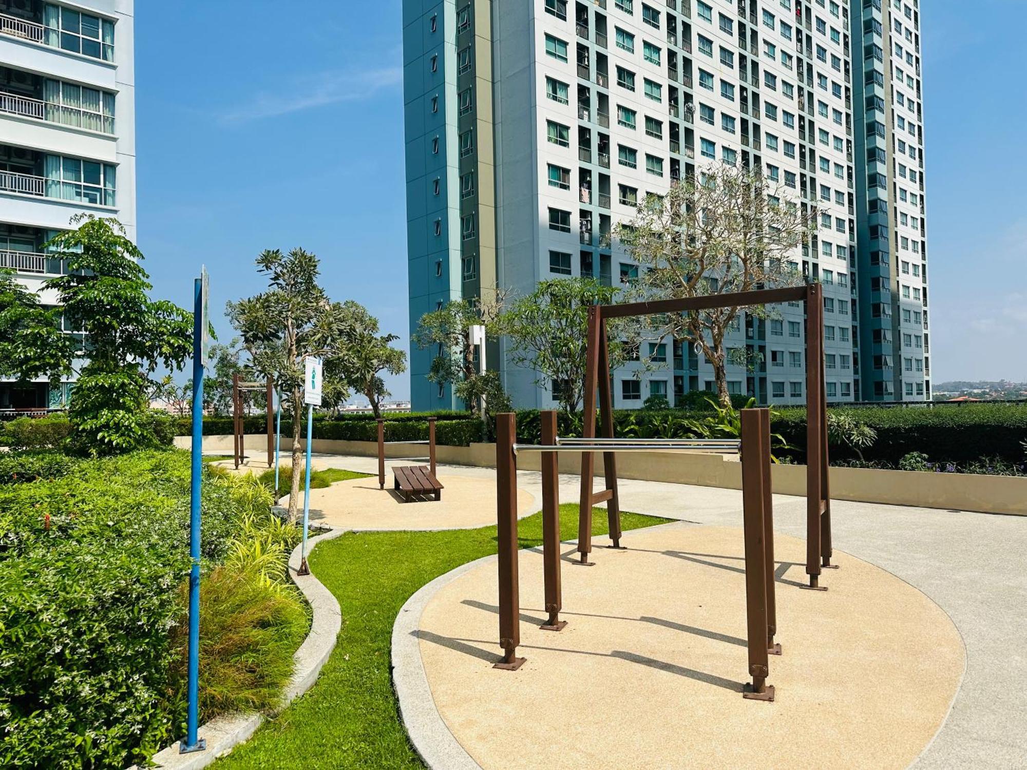 Seaview Beach Room Lumpini-Pool And Gym Face To Ocean Pantai Jomtien Luaran gambar