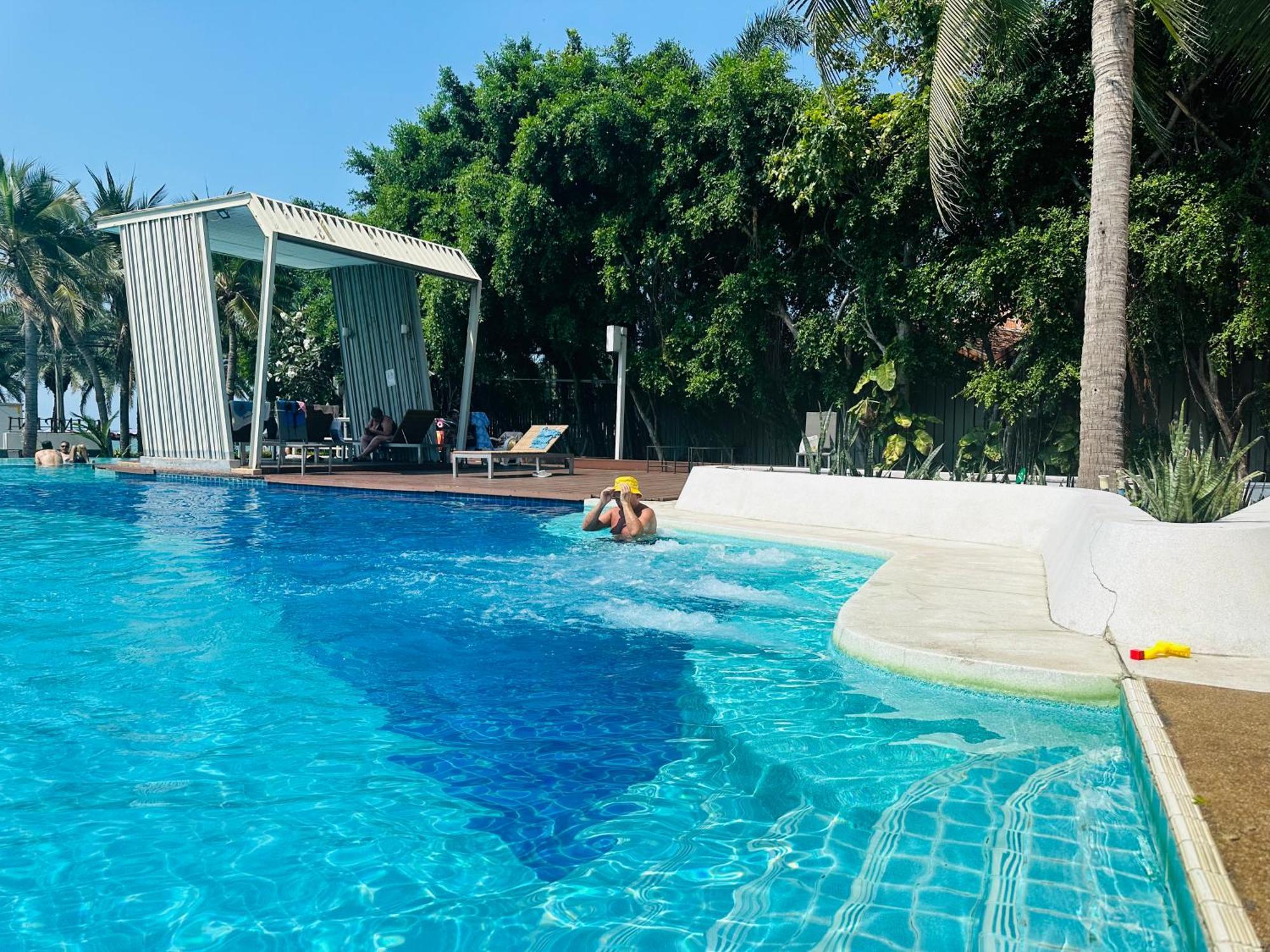 Seaview Beach Room Lumpini-Pool And Gym Face To Ocean Pantai Jomtien Luaran gambar