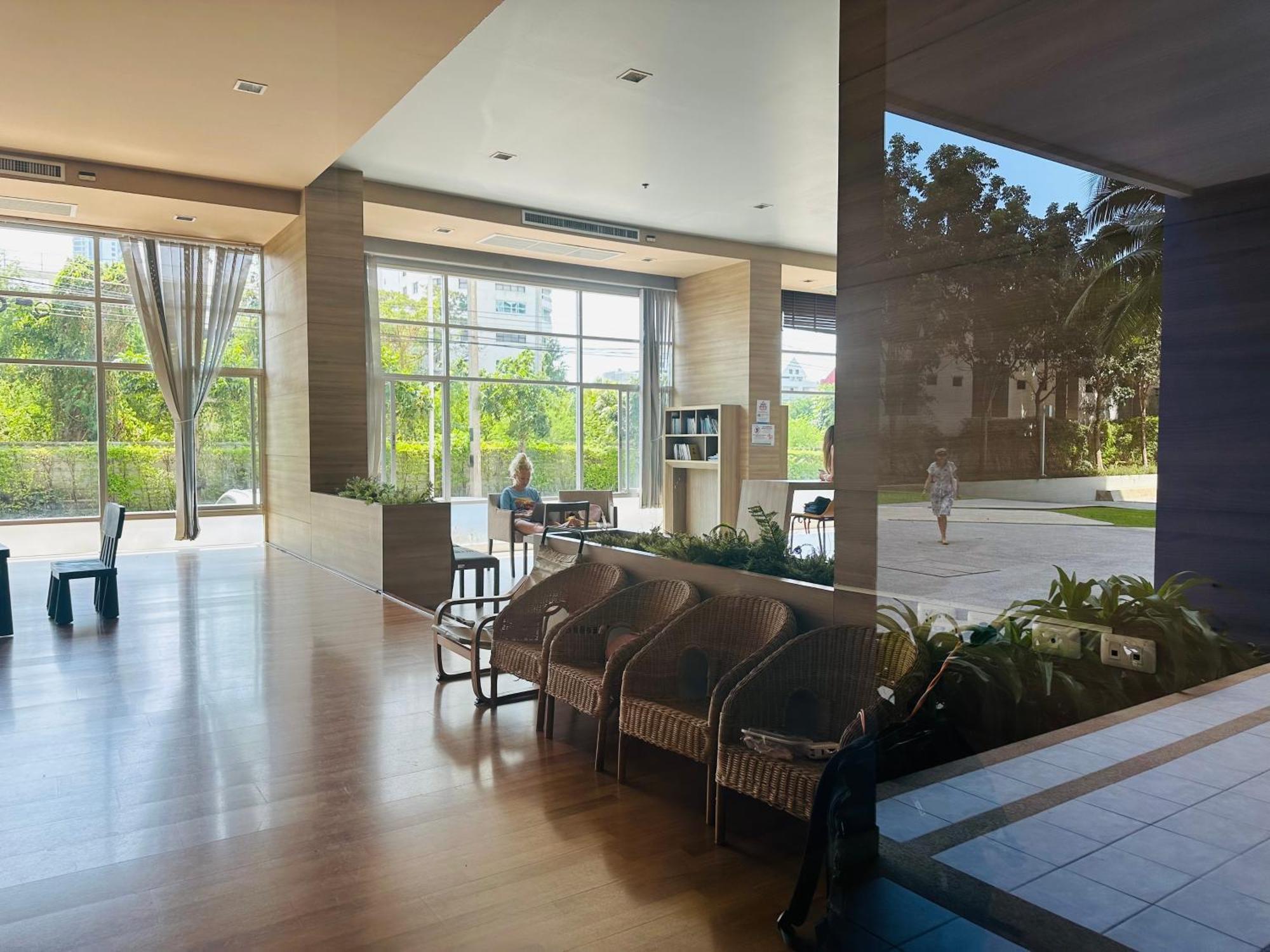 Seaview Beach Room Lumpini-Pool And Gym Face To Ocean Pantai Jomtien Luaran gambar