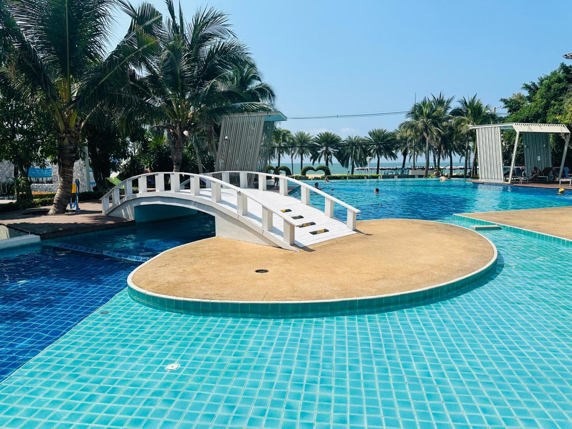 Seaview Beach Room Lumpini-Pool And Gym Face To Ocean Pantai Jomtien Luaran gambar