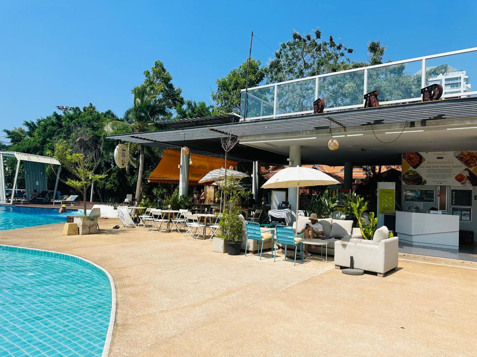 Seaview Beach Room Lumpini-Pool And Gym Face To Ocean Pantai Jomtien Luaran gambar